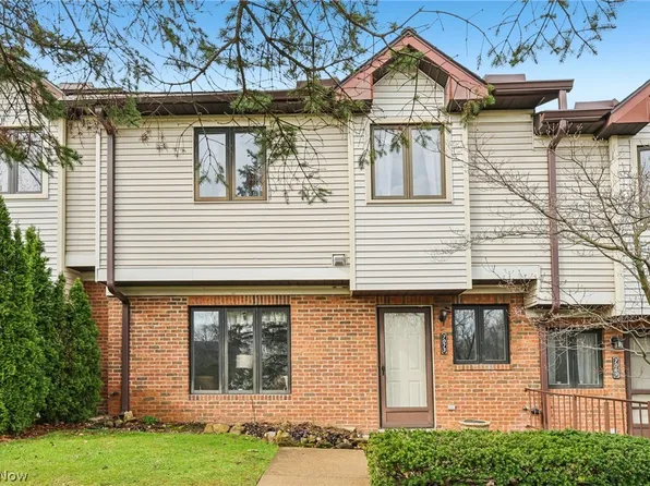 7073 Village Dr, Mentor, OH 44060