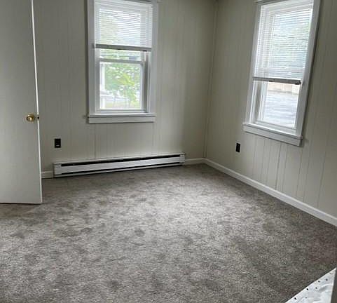 5th image of 253 N Broadway Floor 2
