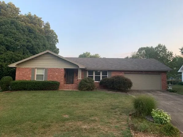 2170 E Mimosa Street, Springfield, MO 65804