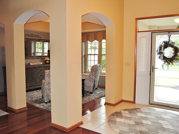 3rd image of 800 Claytonbend Dr