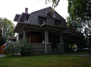 702 16th Ave E, Seattle, WA 98112