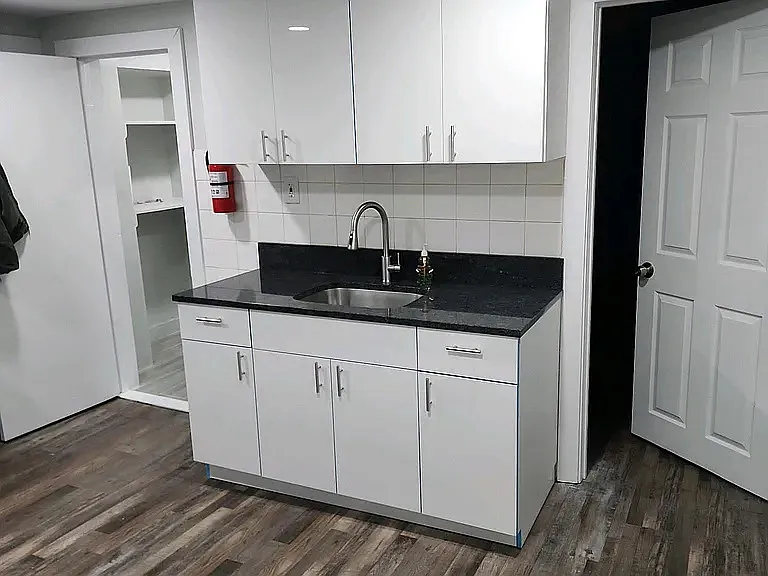 27 Belmont Ave — Photo 2