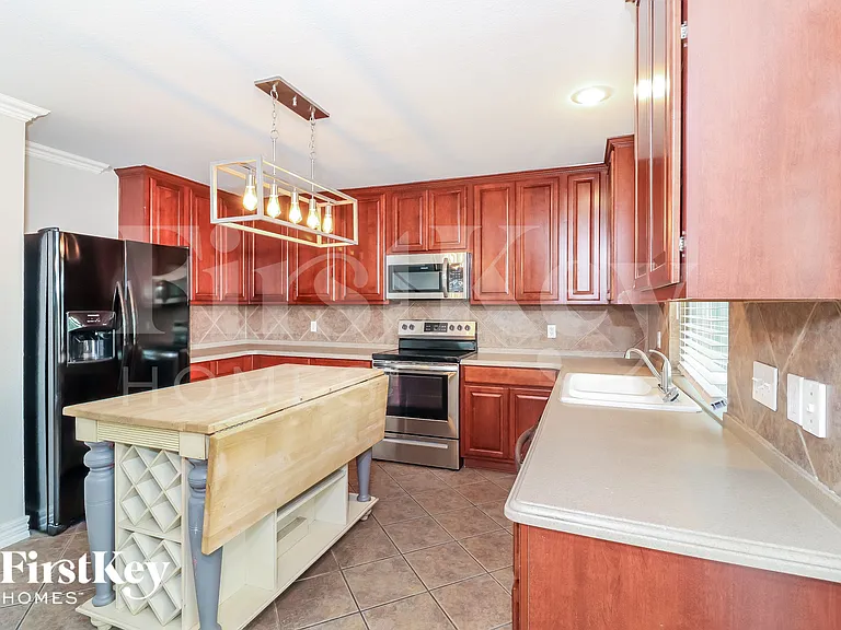9812 Westmere Ln — Photo 8
