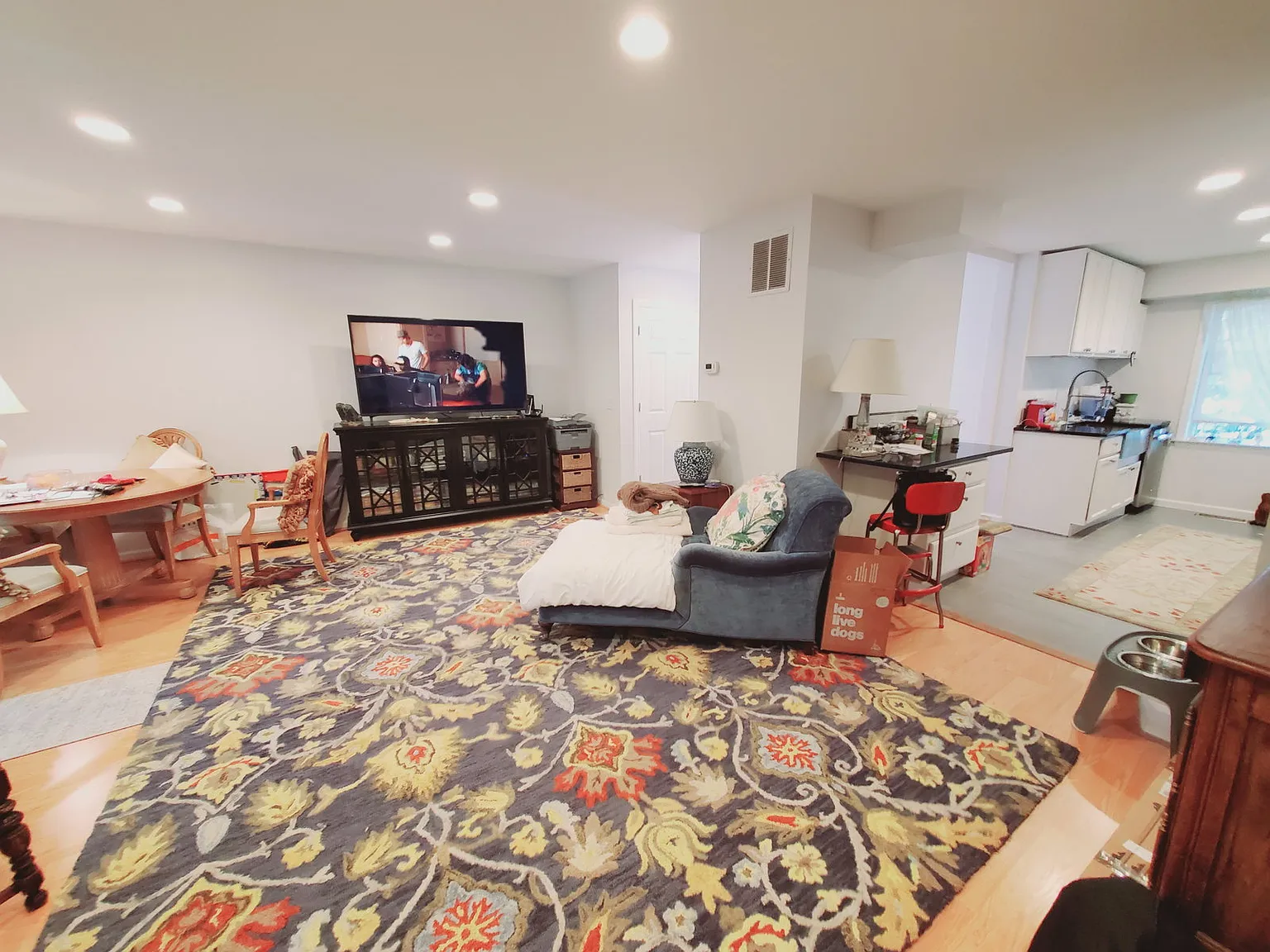 3 bed, 1.5 bath, 1300 sqft, $3,700 — Photo 3