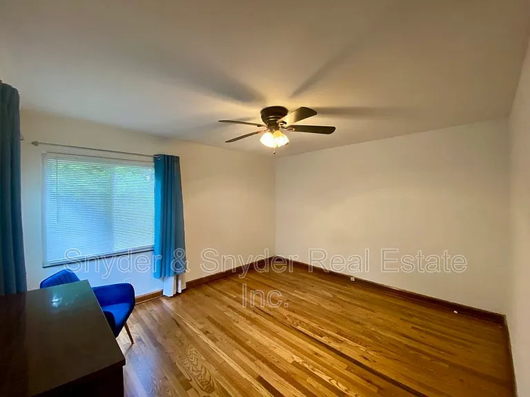 1093 N Main St — Photo 12