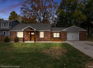 3325 Addie St, Waterford, MI 48329