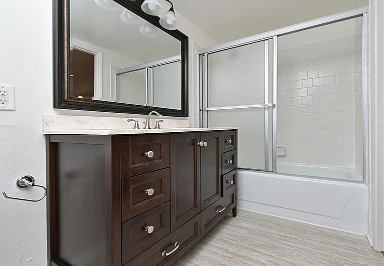 4235 Whitsett Ave #105 — Photo 33