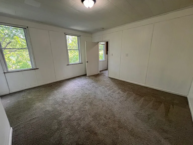 1104 Brabec St — Photo 15
