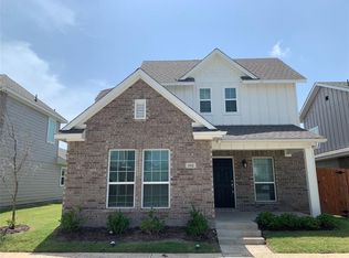 332 Meadow Ln, Forney, TX 75126