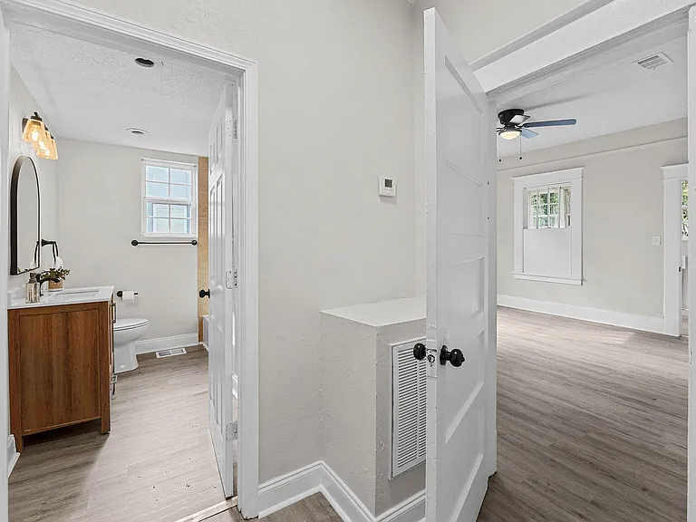 1307 Beman St — Photo 14