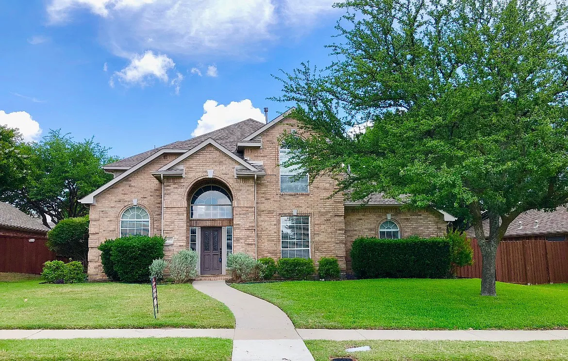 5 bed, 2.5 bath, 3049 sqft, $3,100 — Photo 1