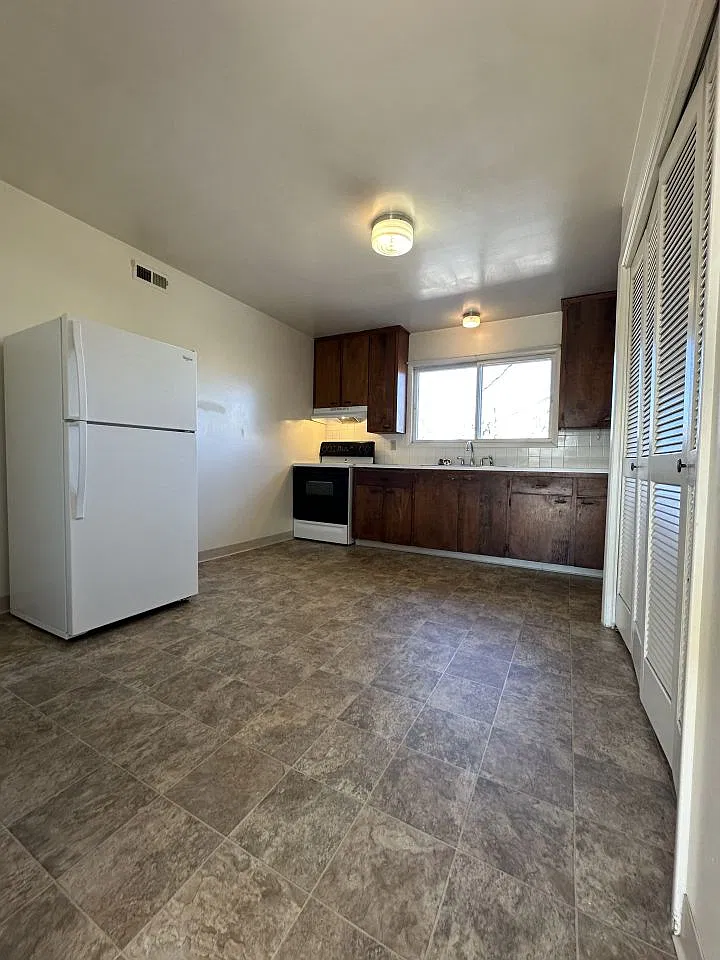 2 bed, 1.0 bath, 900 sqft, $925 — Photo 3