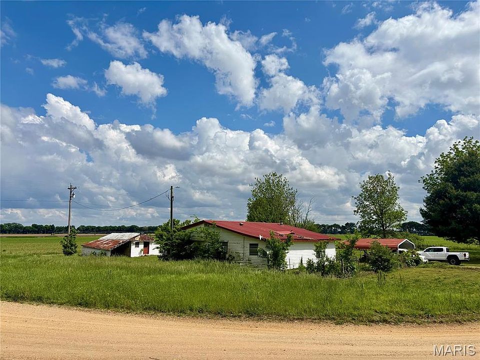 2nd image of 562 County Highway 611