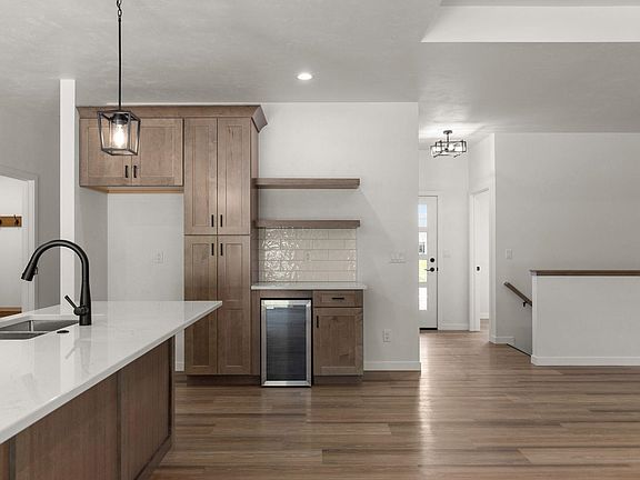 5th image of W5758 Cork Ln