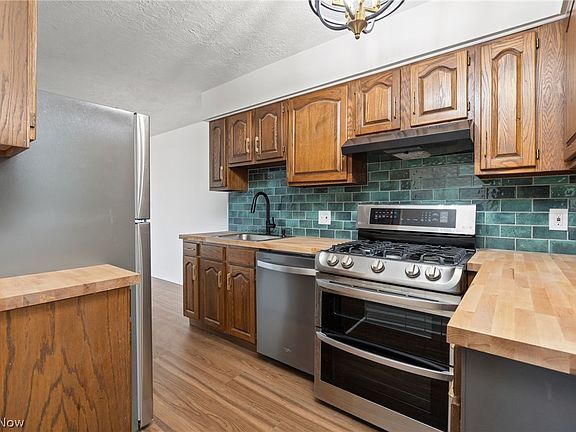 5th image of 25735 Lorain Rd Unit 210