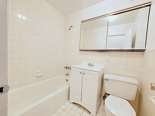 Rented by Rachel Realty | media 14