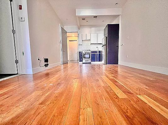 2nd image of 736 Dekalb Ave #2G