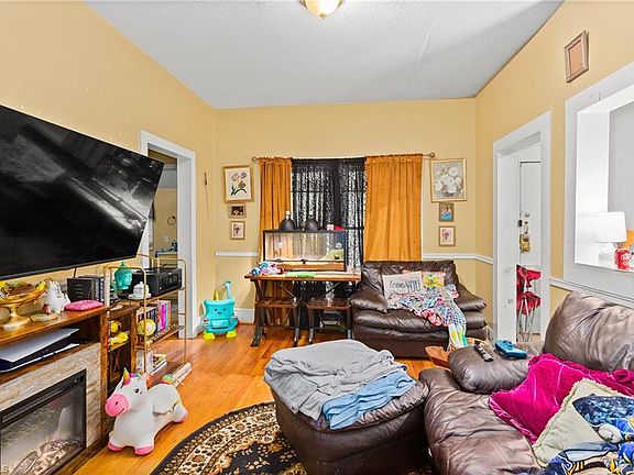 4th image of 1120 Waughtown St
