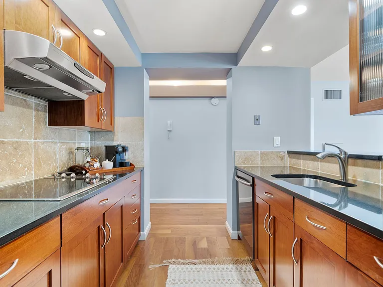 492 Beacon St #36 — Photo 16