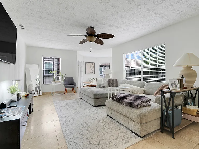 5323 Hansel Ave #E14 — Photo 3