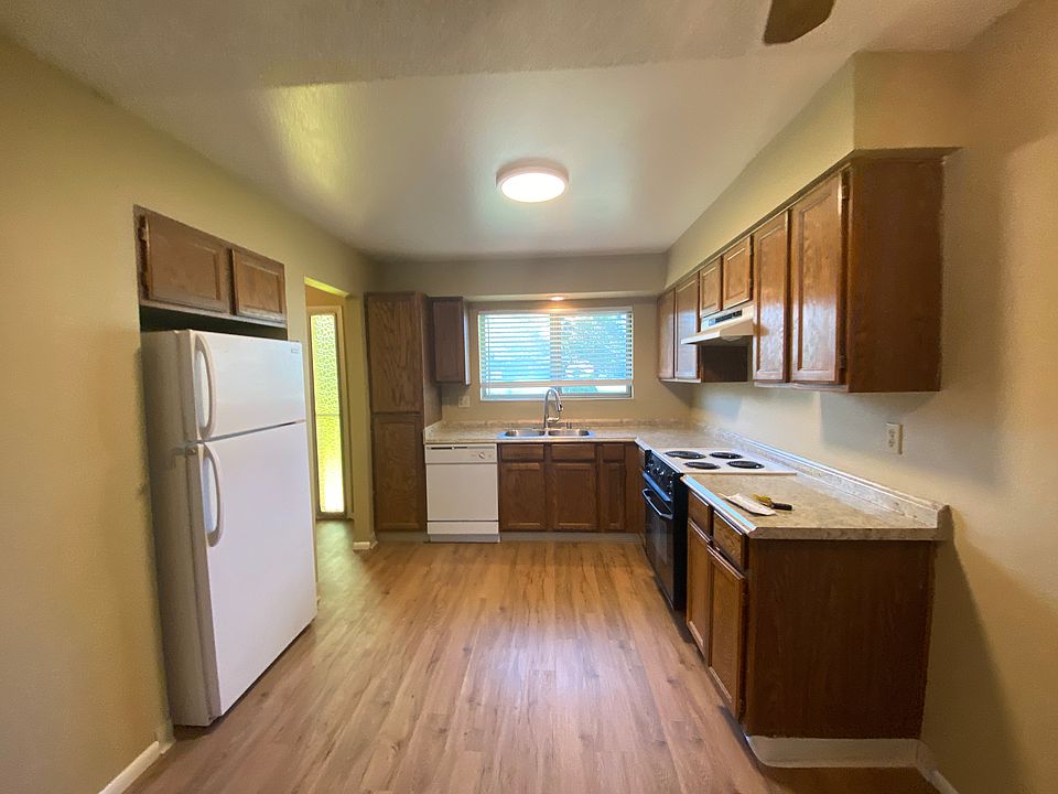 1st image of 464 Smithridge Park