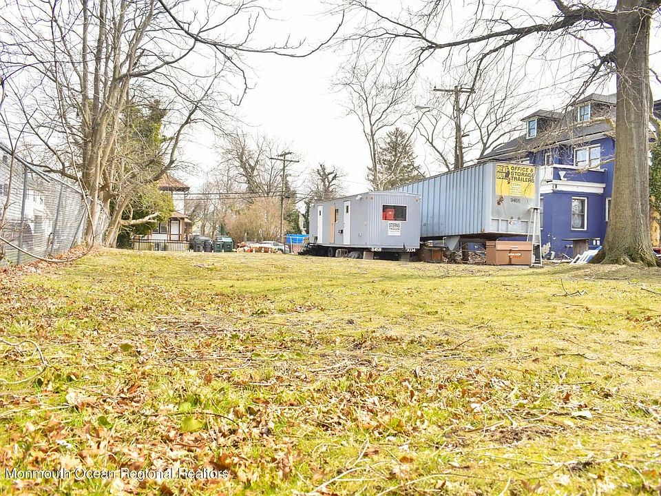 1st image of 129 De Witt Ave
