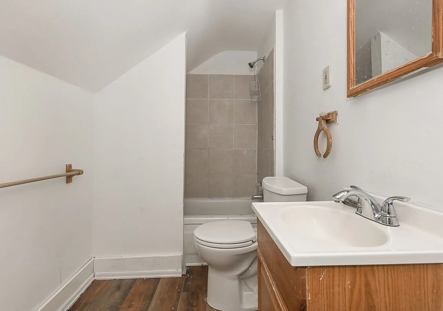 3372 Sutton Rd Shaker Heights, Oh. 44120 — Photo 2