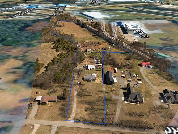 2nd image of 475 Quarry Rd