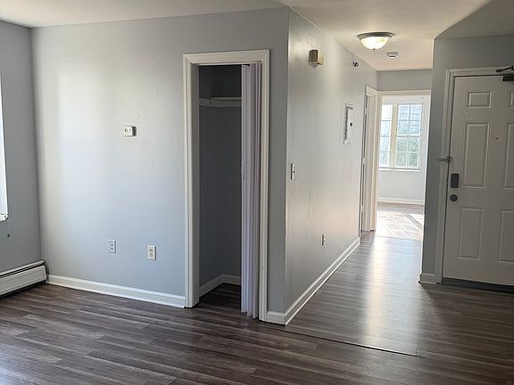2nd image of 335-343 Sanford Ave #2R