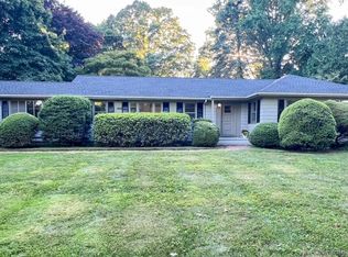 2041 Huntington Tpke, Trumbull, CT 06611