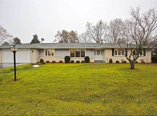 149 Old Pine Cir, Racine, WI 53402