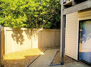1860 Fox Run Dr APT 2, Lake Charles, LA 70605