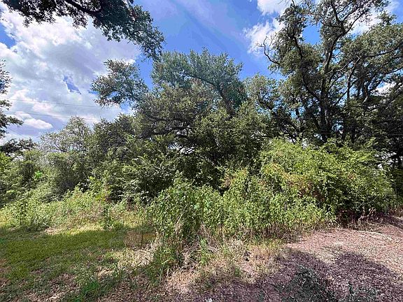 2nd image of 180 Delaney Rd