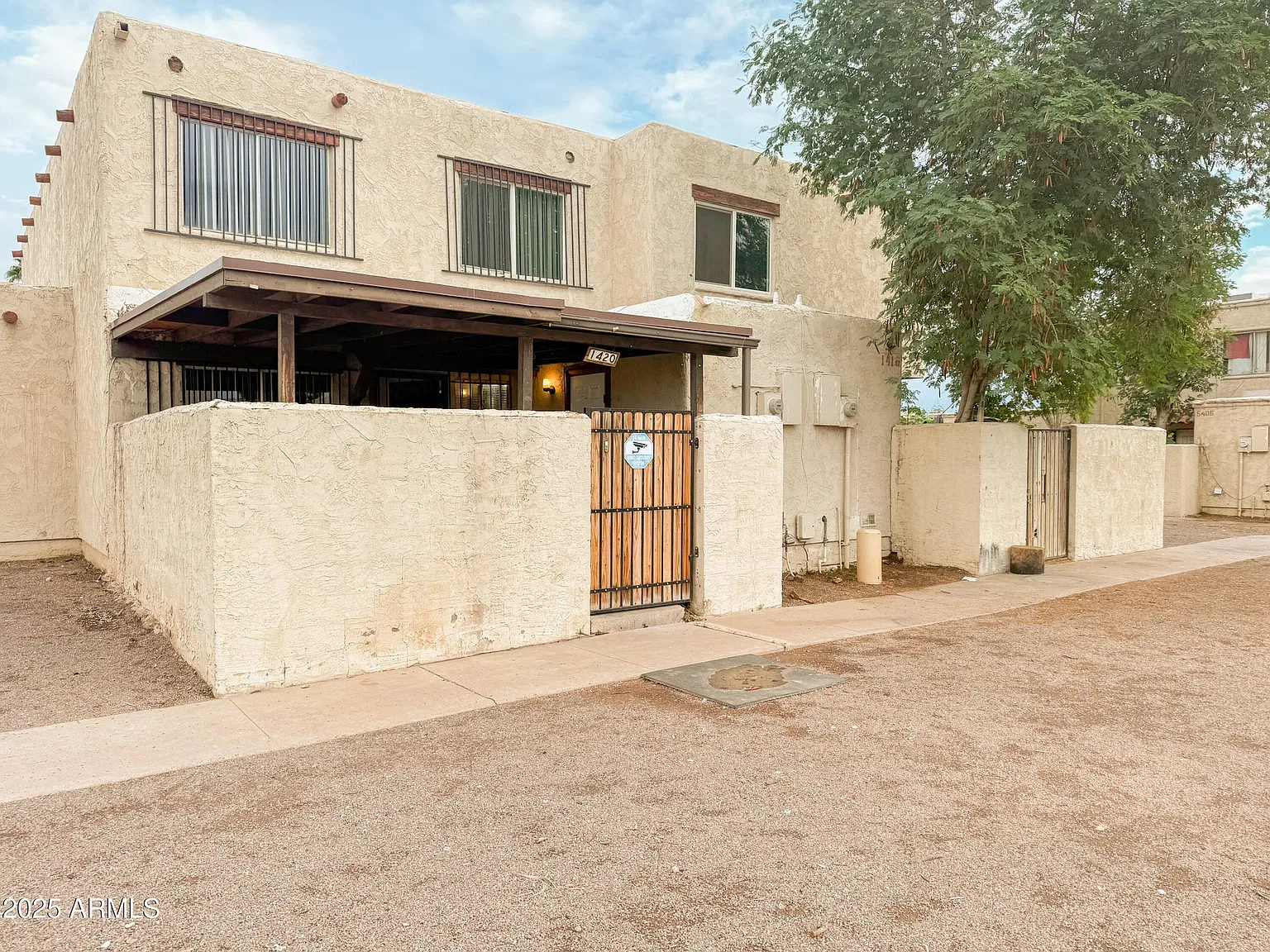3 bed, 1005 sqft, $1,290 — Photo 1