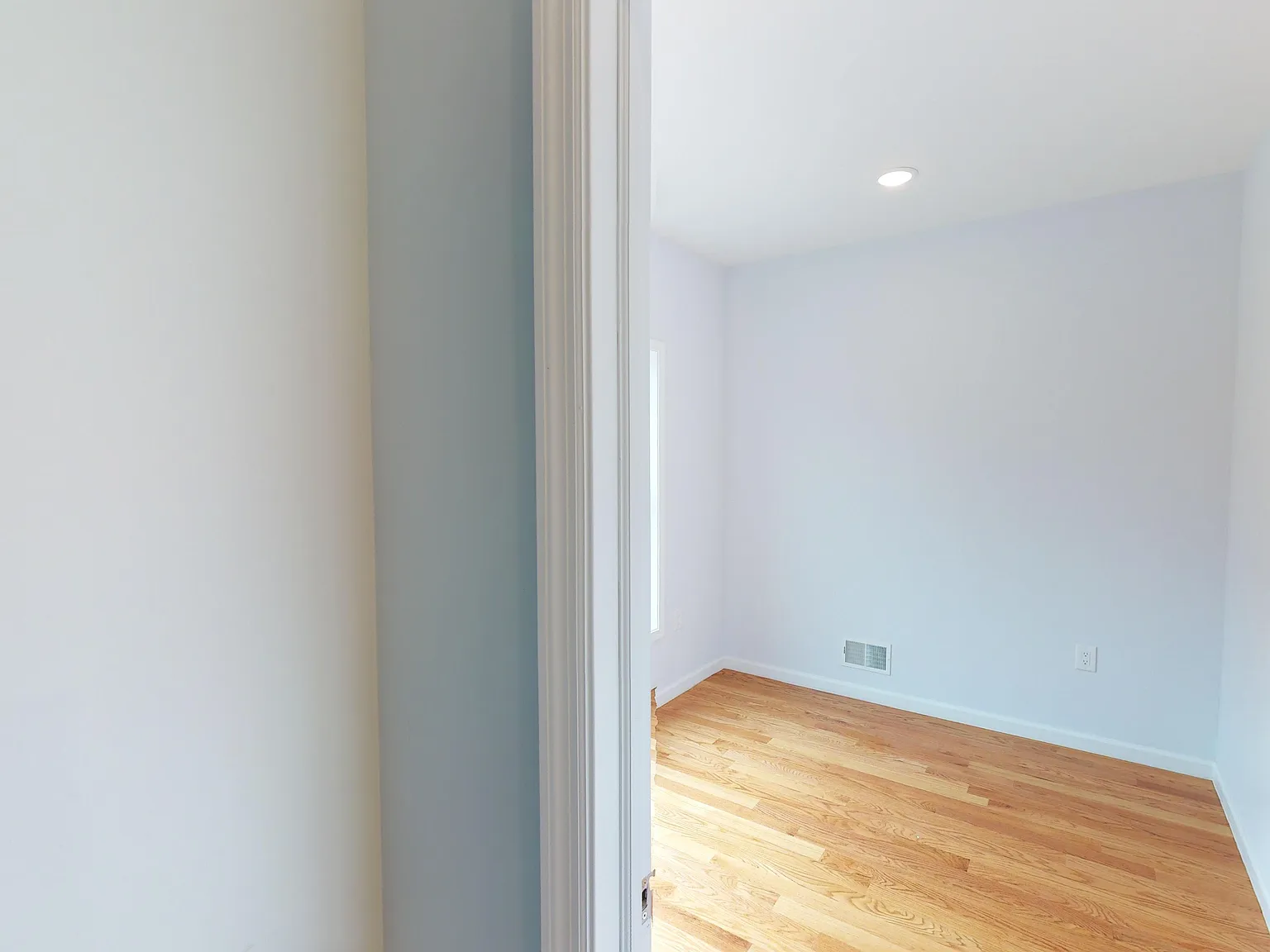 4 bed, $3,400 — Photo 2