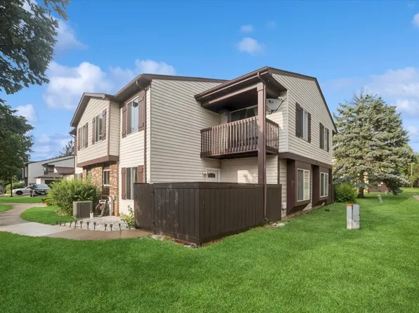 8P S Fernwood Dr, Bolingbrook, IL 60440