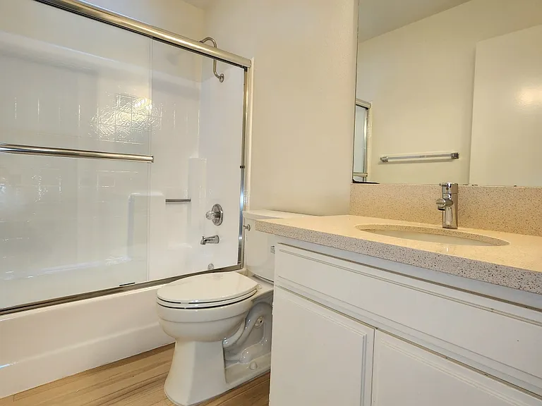 1410 Wellesley Ave #205 — Photo 18
