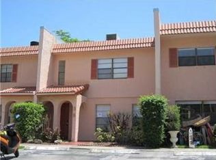38 Madrid Ln, Davie, FL 33324