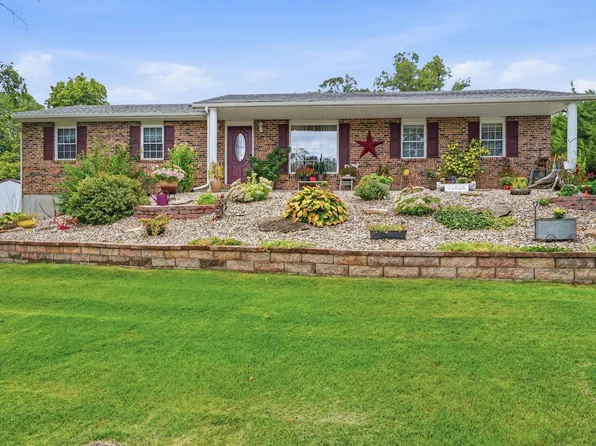 5015 Hickory Hills Dr, Fulton, MO 65251