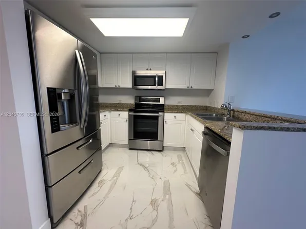 19501 W Country Club Dr APT 406, Aventura, FL 33180