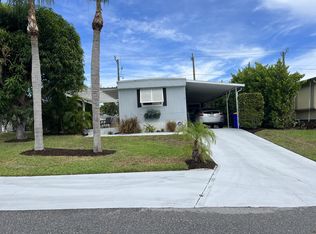 7082 SE Bluebird Cir, Hobe Sound, FL 33455