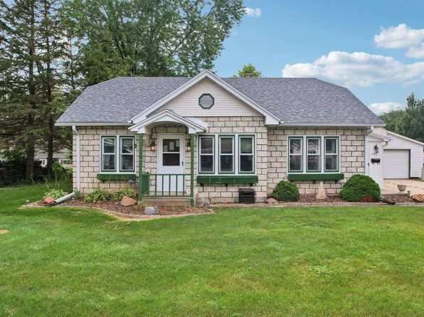 245 6th Street, Prairie Du Sac, WI 53578
