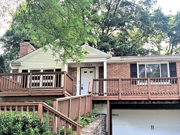 3rd image of 1727 Tiffany Ln