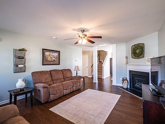 4th image of 267 Harlequin Dr
