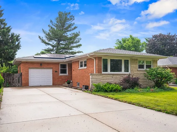 513 S William St, Mount Prospect, IL 60056