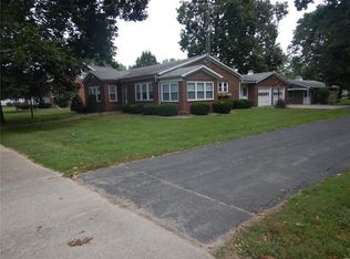 404 S Front St, Okawville, IL 62271