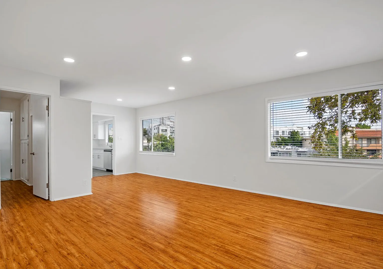 1607 Manning Ave — Photo 3
