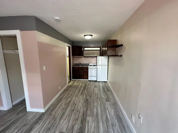 1300 N 10th St APT 4, Lincoln, NE 68508