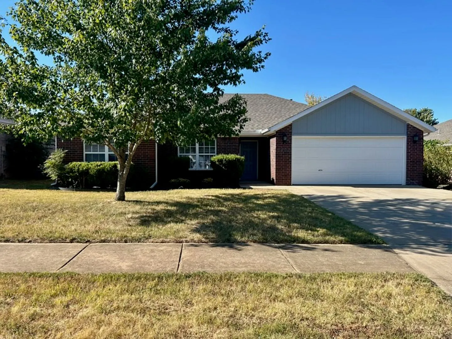 Beautifully refreshed 3 bed - 2 bath home in Bentonville — Photo 1