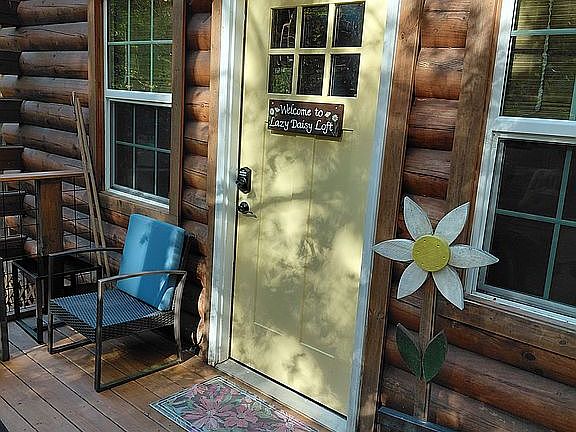 3rd image of 142 Heavenly Rdg